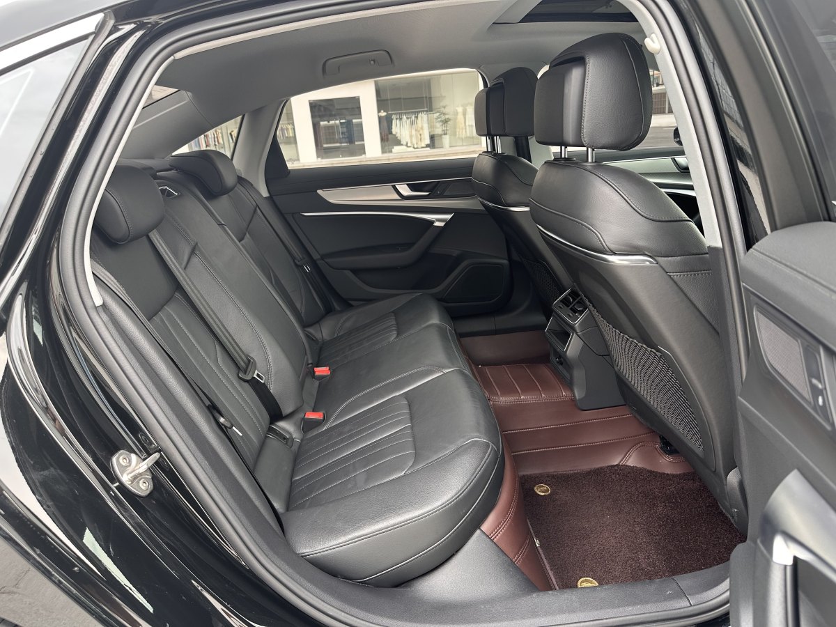 2022年10月奧迪 奧迪A6L  2022款 40 TFSI 豪華致雅型