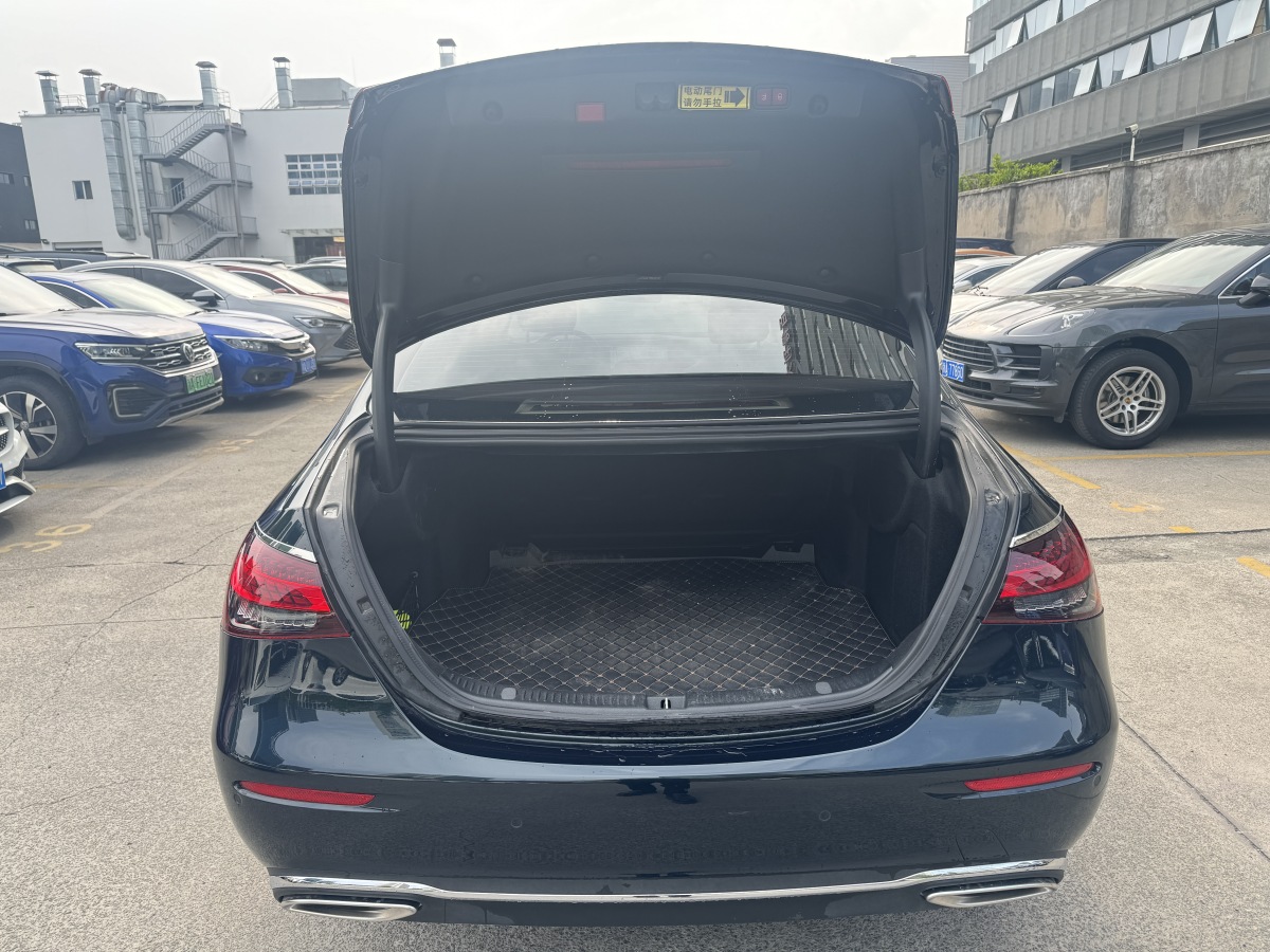 奔馳 奔馳E級(jí)  2023款 改款 E 300 L 豪華型圖片