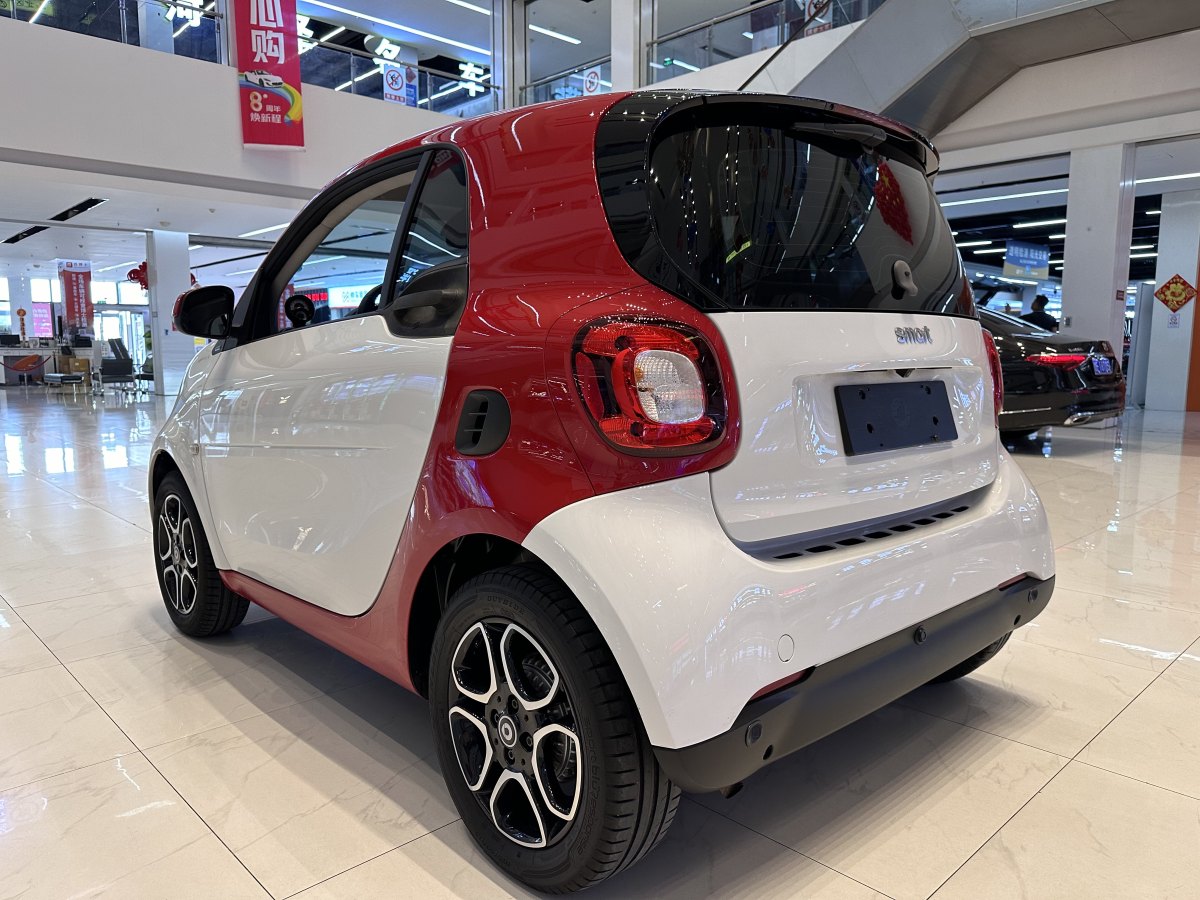 smart fortwo  2019款 0.9T 66千瓦硬頂先鋒版 國(guó)VI圖片