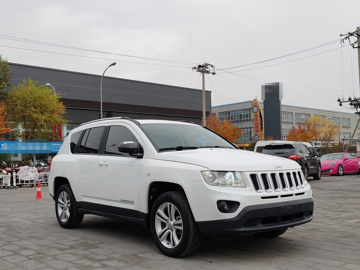 Jeep 指南者  2012款 2.4L 四驅(qū)運動版圖片