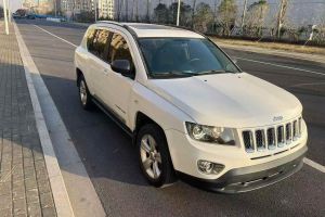 指南者 Jeep 2.0L 兩驅(qū)豪華版