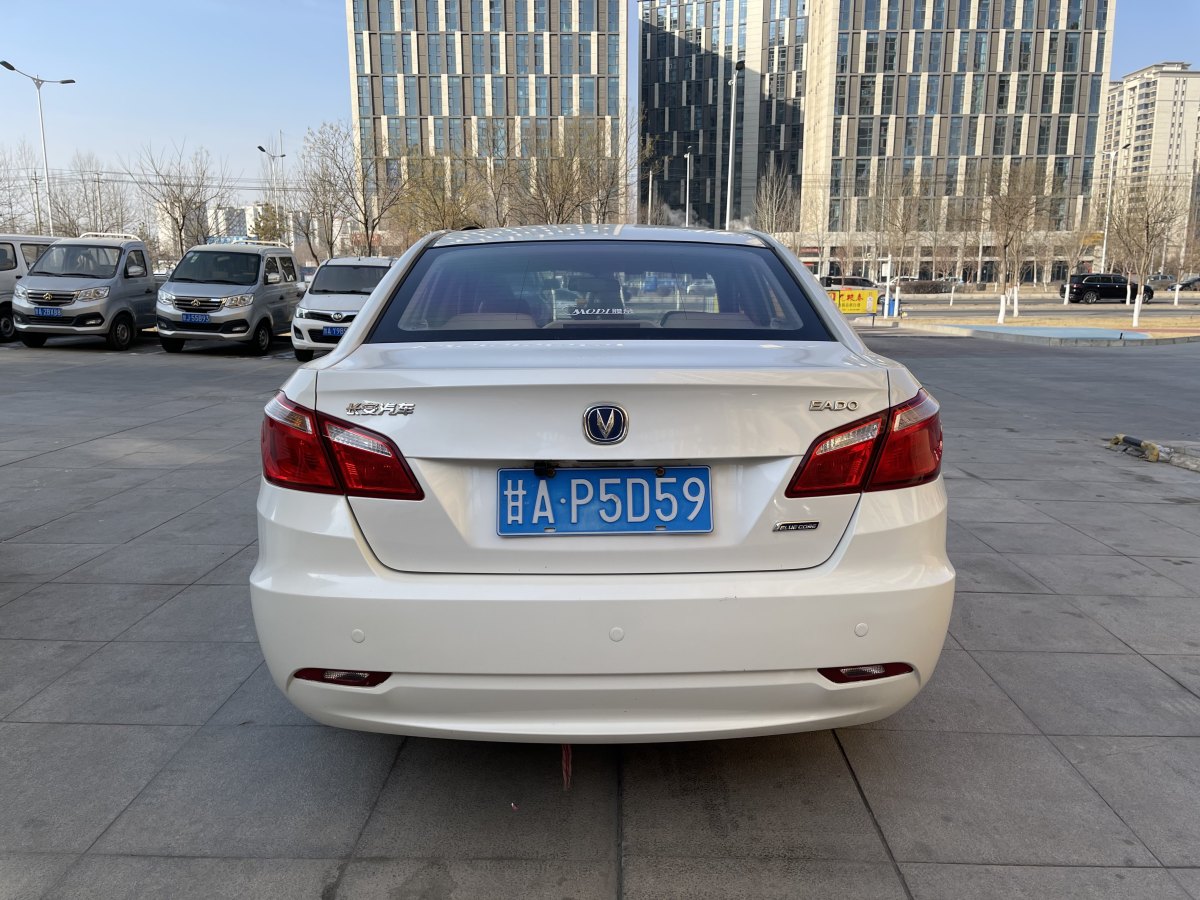 長(zhǎng)安 逸動(dòng)  2015款 1.6L 手動(dòng)旗艦型圖片