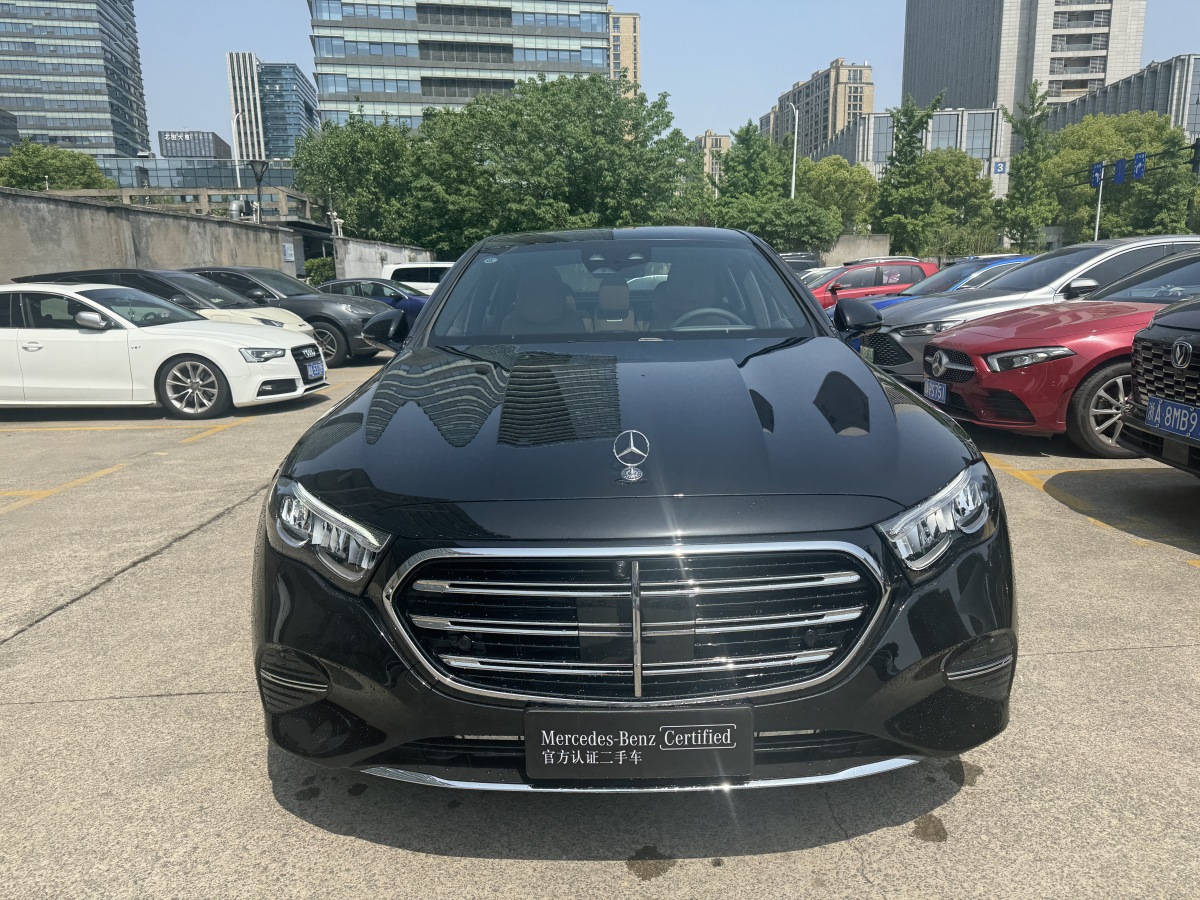 奔馳 奔馳E級(jí)  2025款 改款 E 300 L 豪華型圖片
