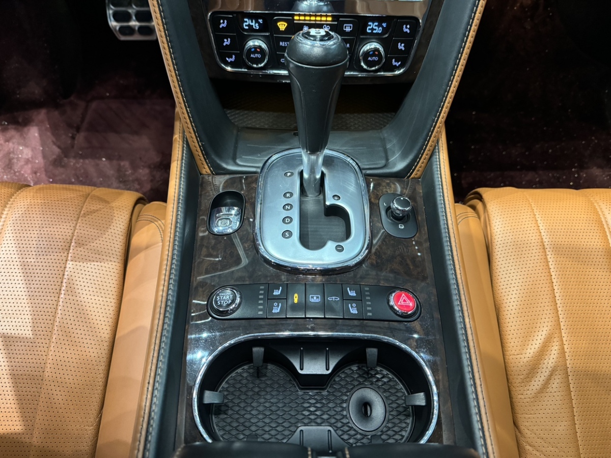 2014年6月宾利 飞驰  2014款 4.0T V8 尊贵版