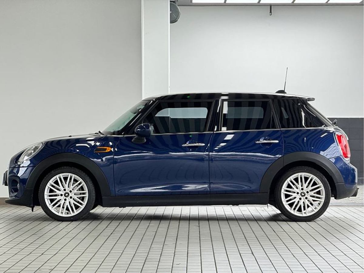 MINI MINI  2015款 1.2T ONE 五門版圖片