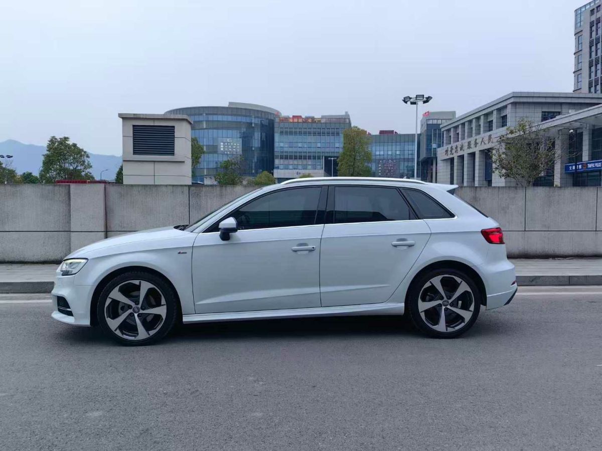 奧迪 奧迪A3  2019款 A3 35TFSI Limousine時尚型圖片