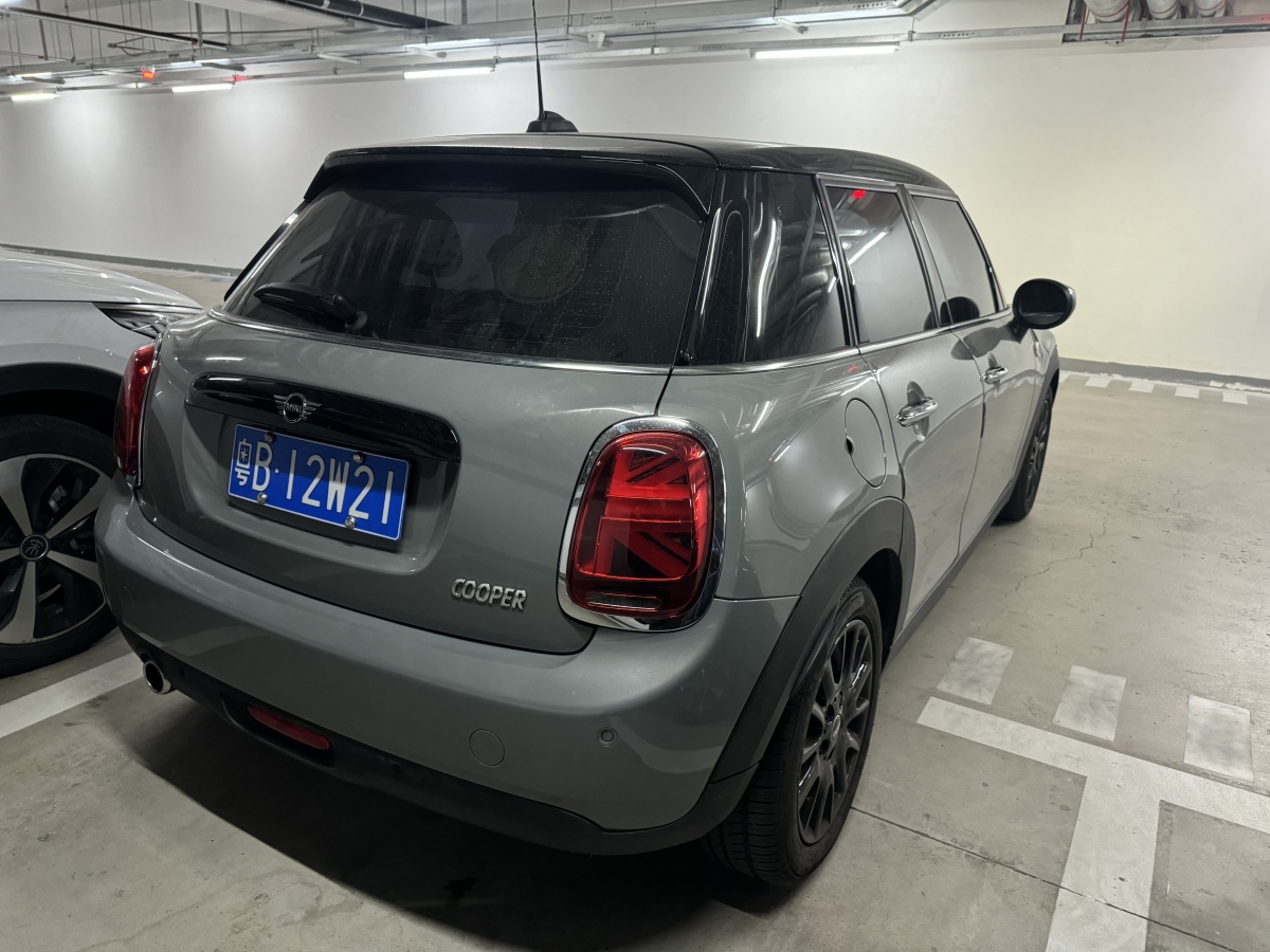 MINI MINI  2021款 1.5T COOPER 經(jīng)典派 五門版圖片