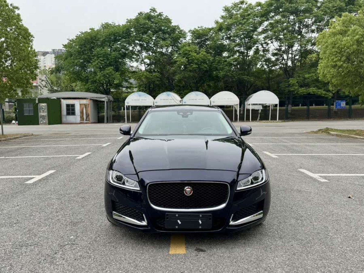 捷豹 XFL  2020款 XFL 2.0T P200 兩驅(qū)精英版圖片