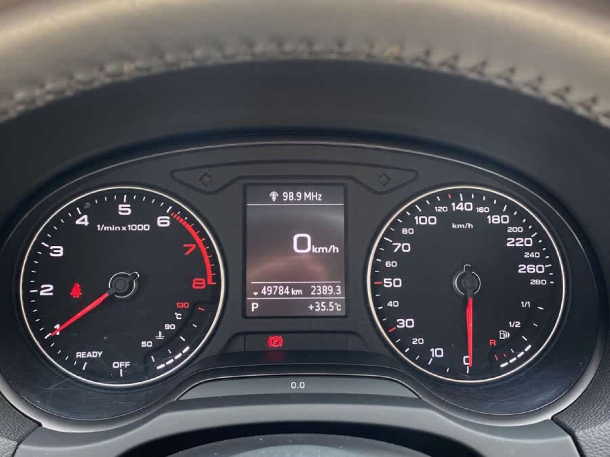 奧迪 奧迪A3  2018款 30周年年型 Limousine 35 TFSI 運(yùn)動(dòng)型圖片