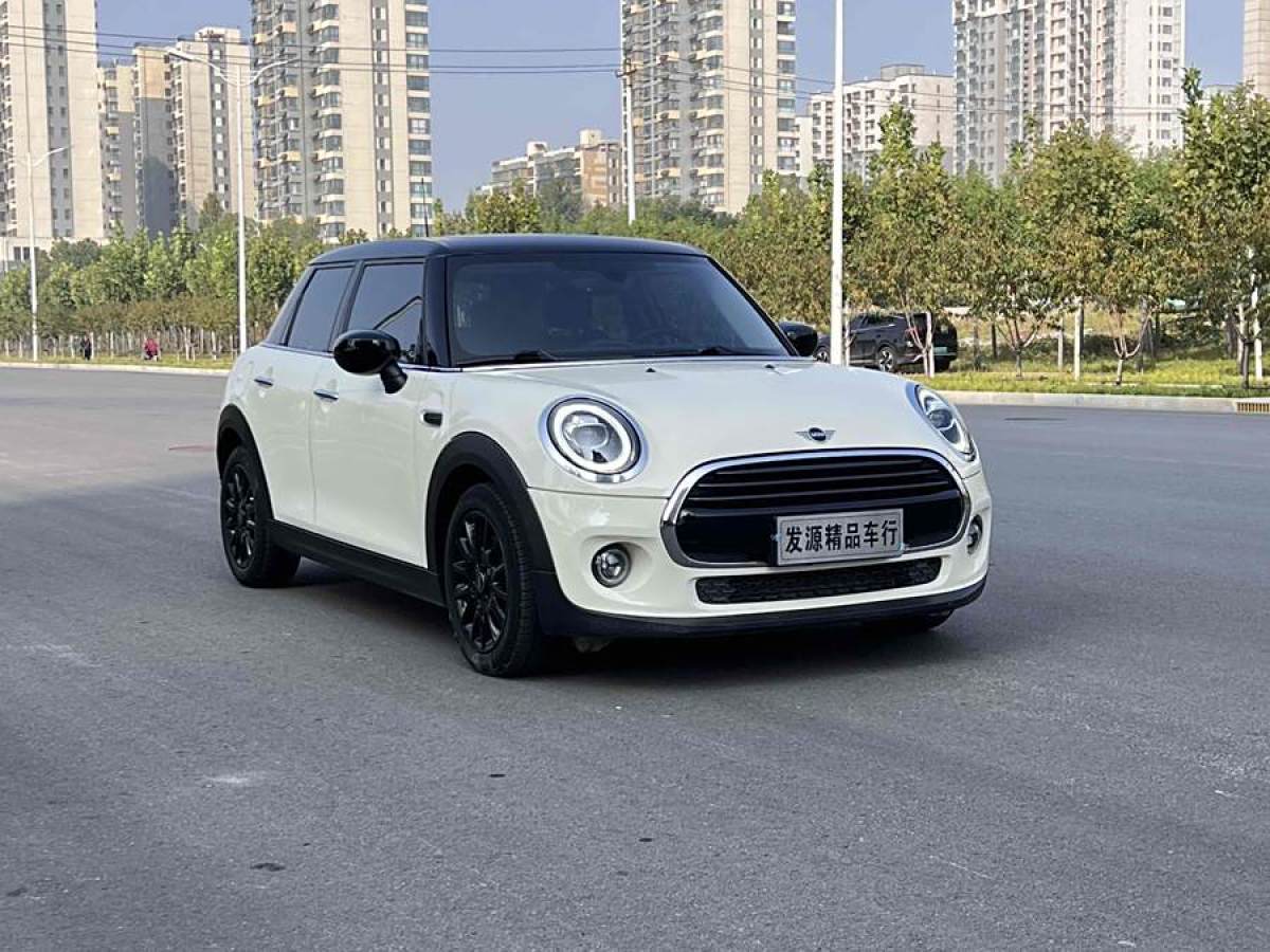 2021年2月MINI MINI  2021款 1.5T COOPER 經(jīng)典派 五門(mén)版