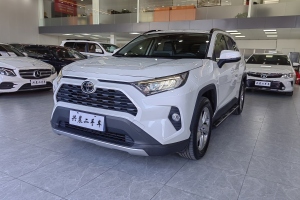 RAV4 豐田 榮放 2.0L CVT兩驅(qū)風(fēng)尚版