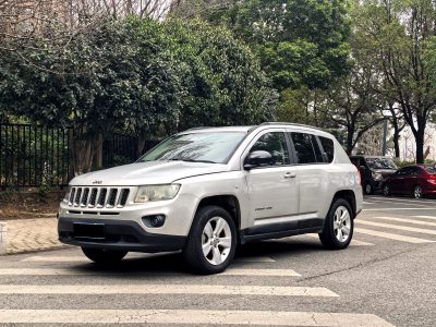 2011年7月 Jeep 指南者  2.4L 四驅(qū)運動版圖片