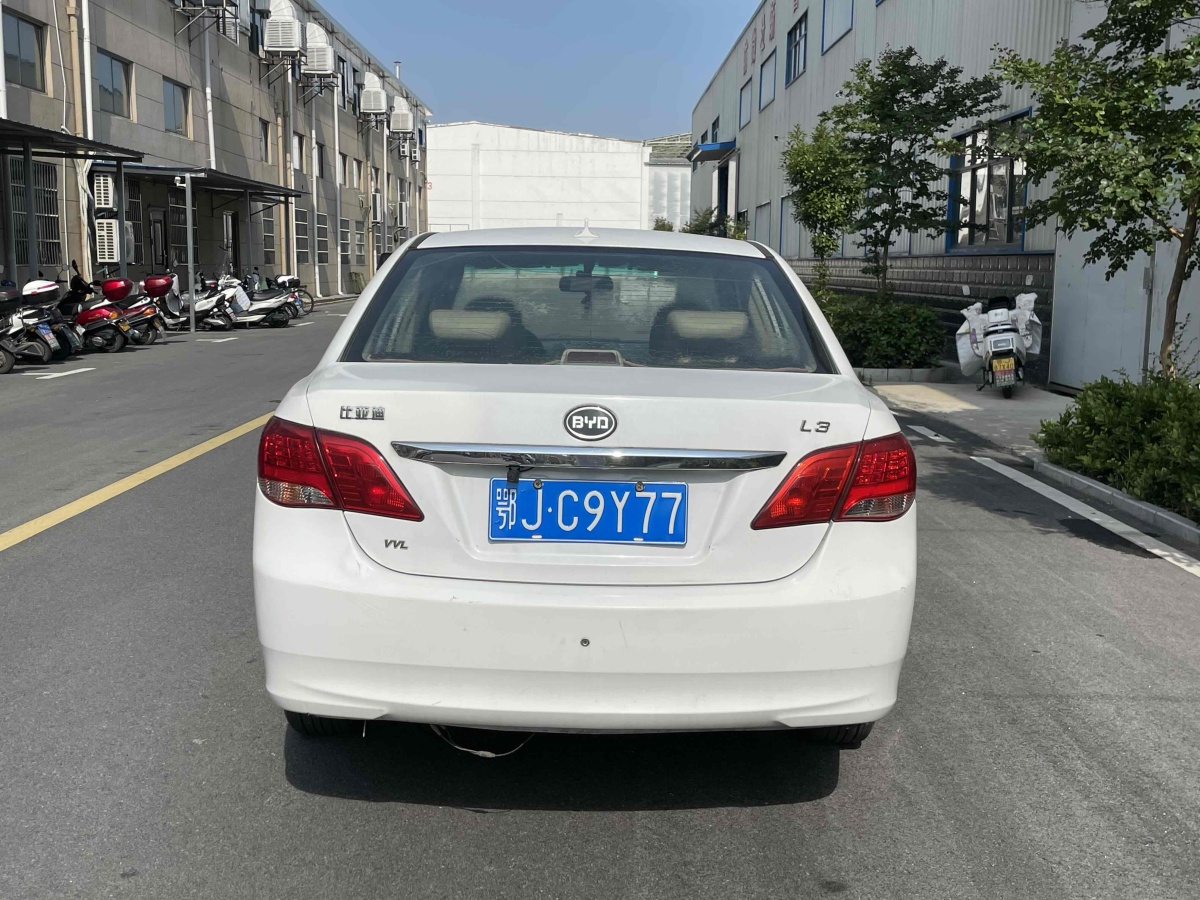 比亞迪 L3  2012款 1.5L 手動尊貴型圖片