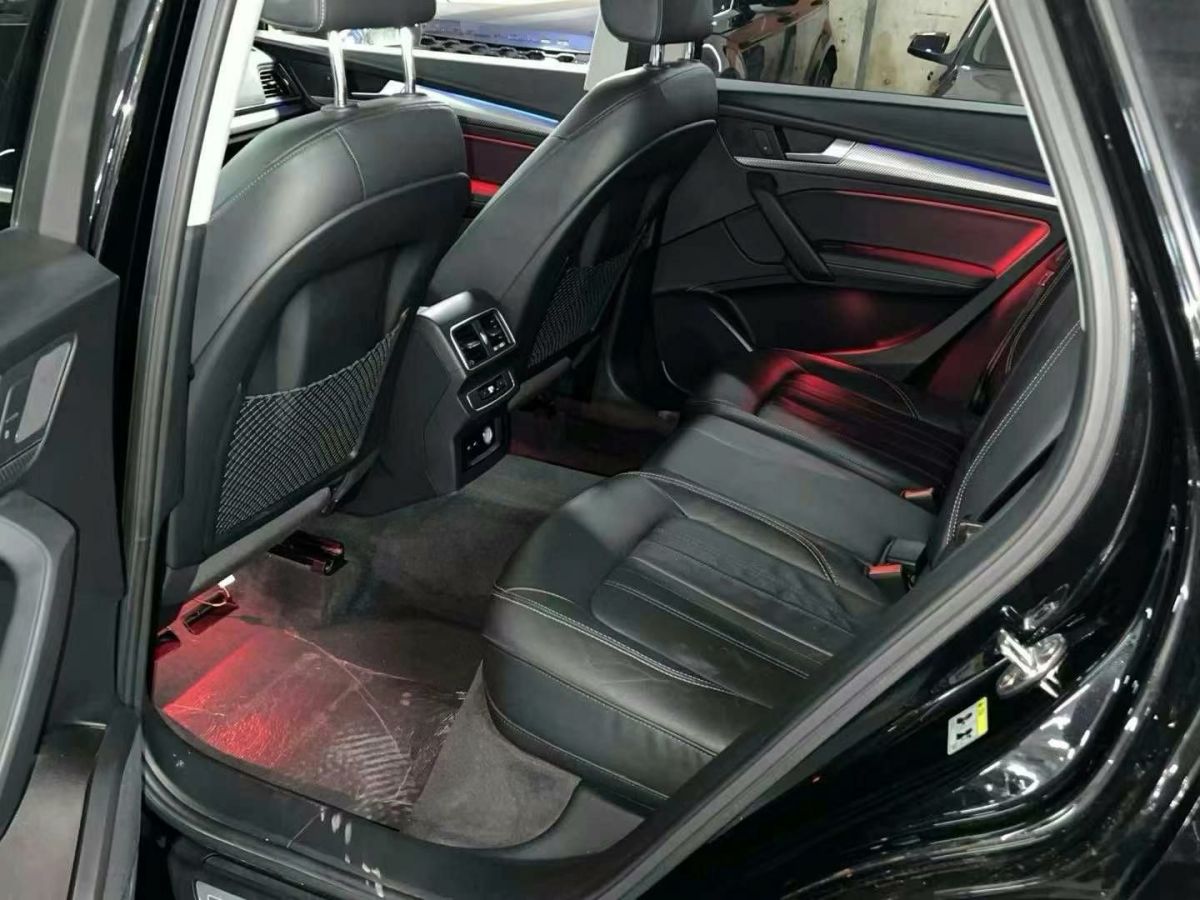 奧迪 奧迪Q5 e-tron  2022款 40 e-tron 星耀型 機甲套裝圖片