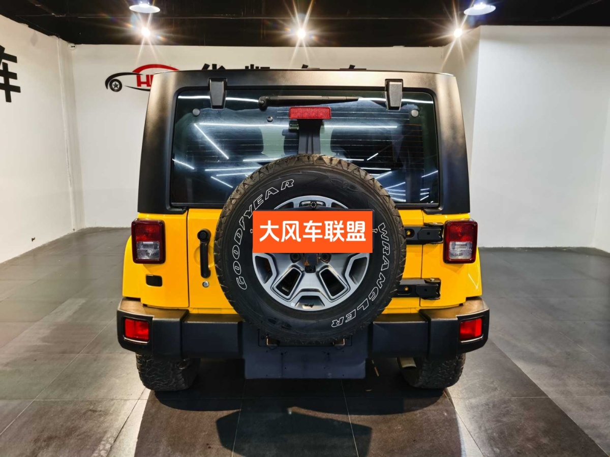 Jeep 牧馬人  2015款 3.0L Sahara 四門舒享版圖片