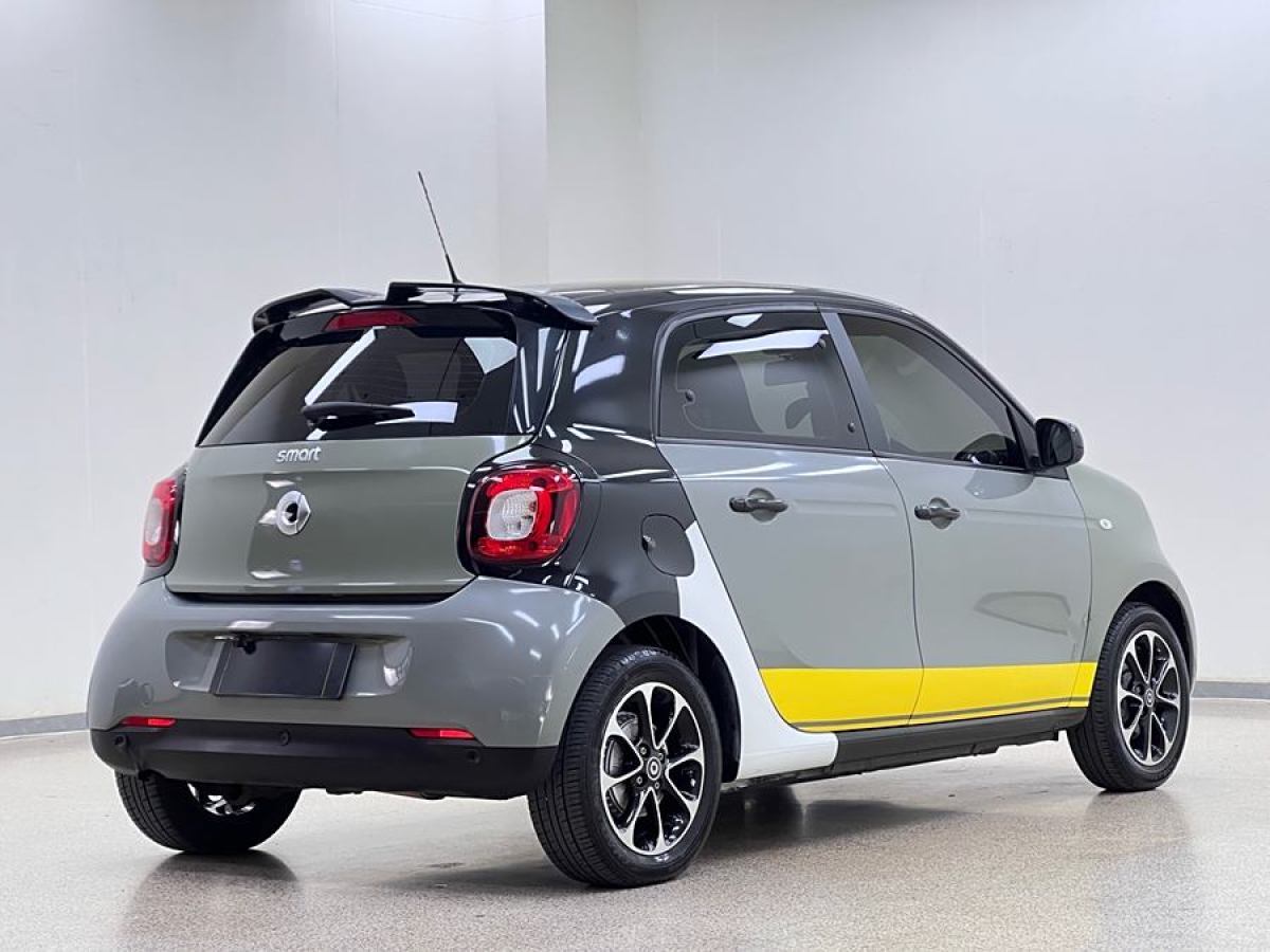 smart forfour  2016款 1.0L 52千瓦激情版圖片