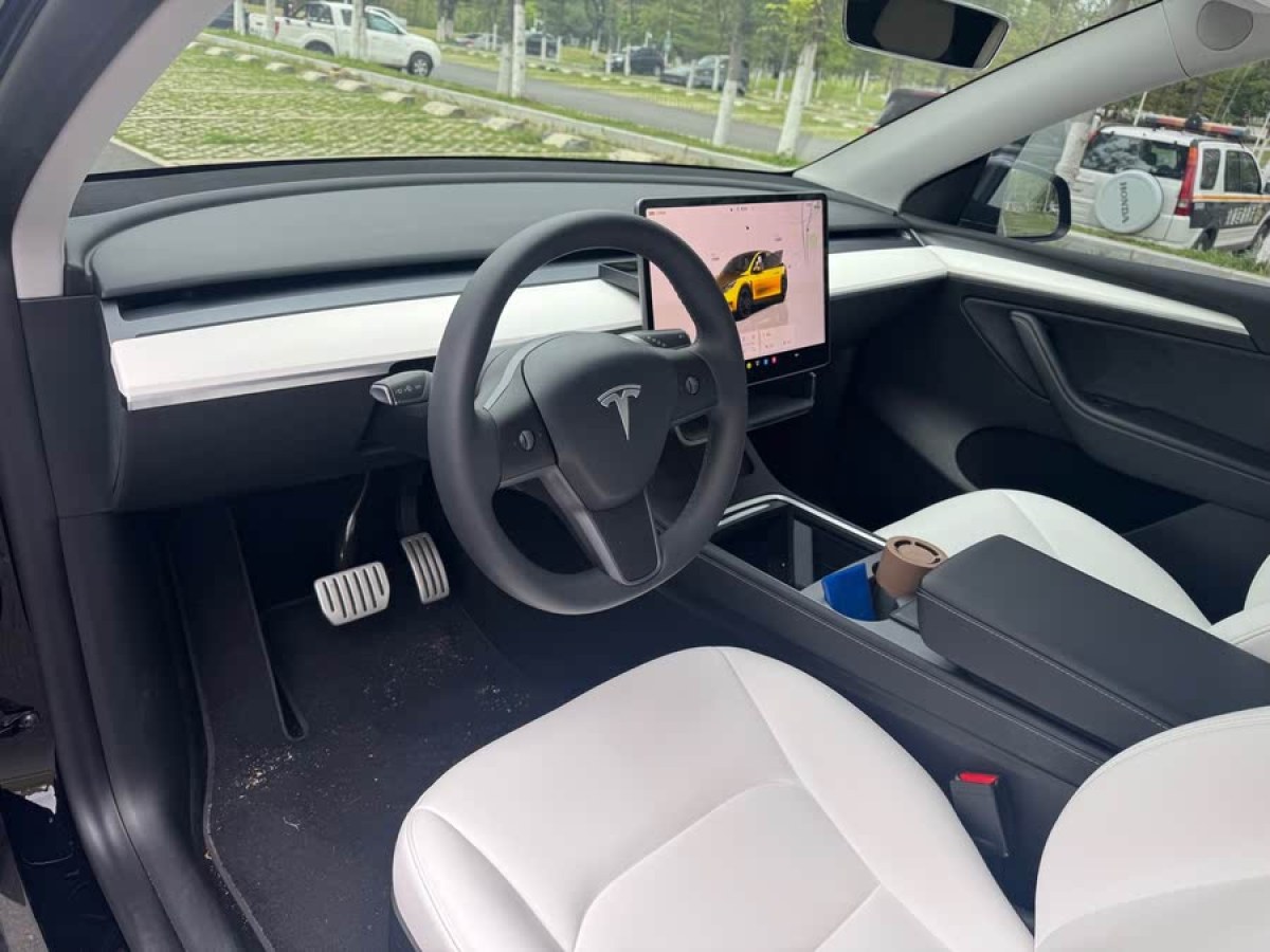 特斯拉 Model Y  2023款 高性能全輪驅(qū)動(dòng)版圖片