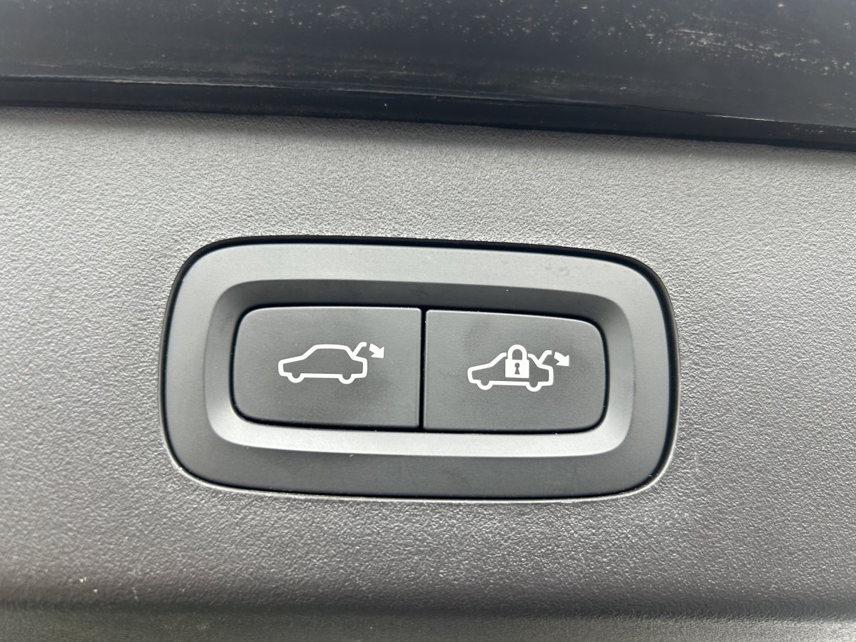 領(lǐng)克 領(lǐng)克01新能源  2019款  1.5T PHEV 勁Pro 國VI圖片