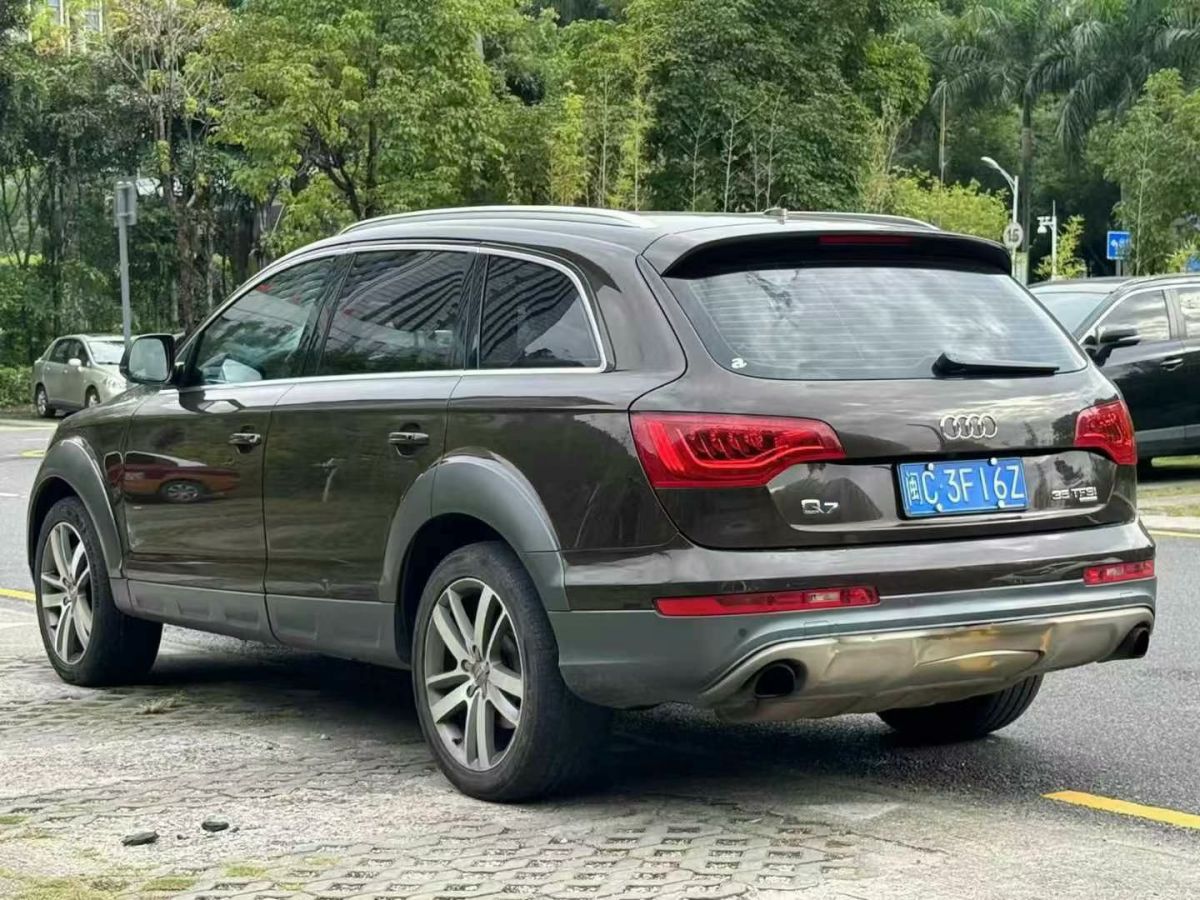 奧迪 奧迪Q7  2013款 Q7 35TDI quattro 領(lǐng)先型圖片