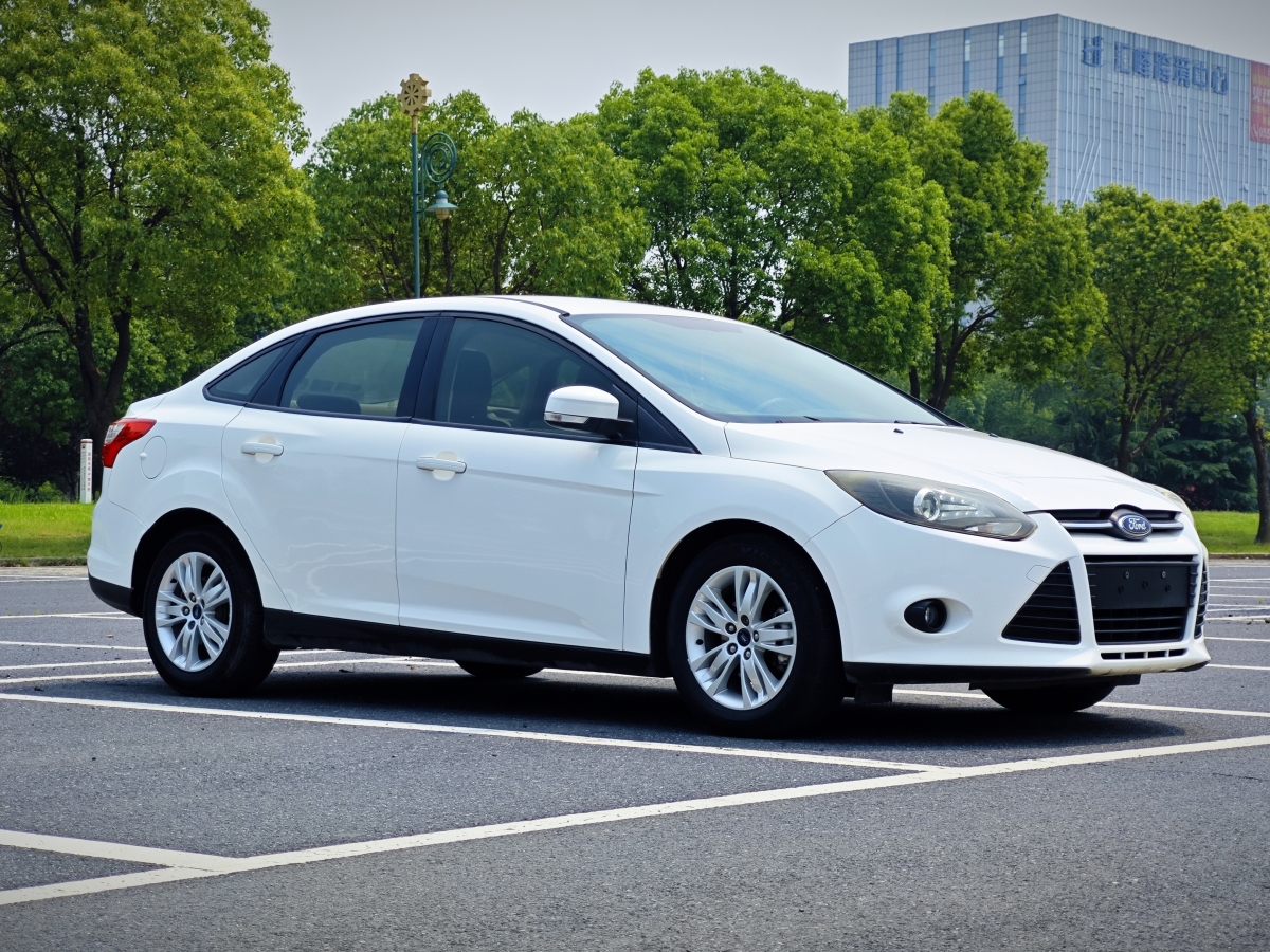 福特 ?？怂? 2012款 三廂 1.6L 自動(dòng)舒適型圖片