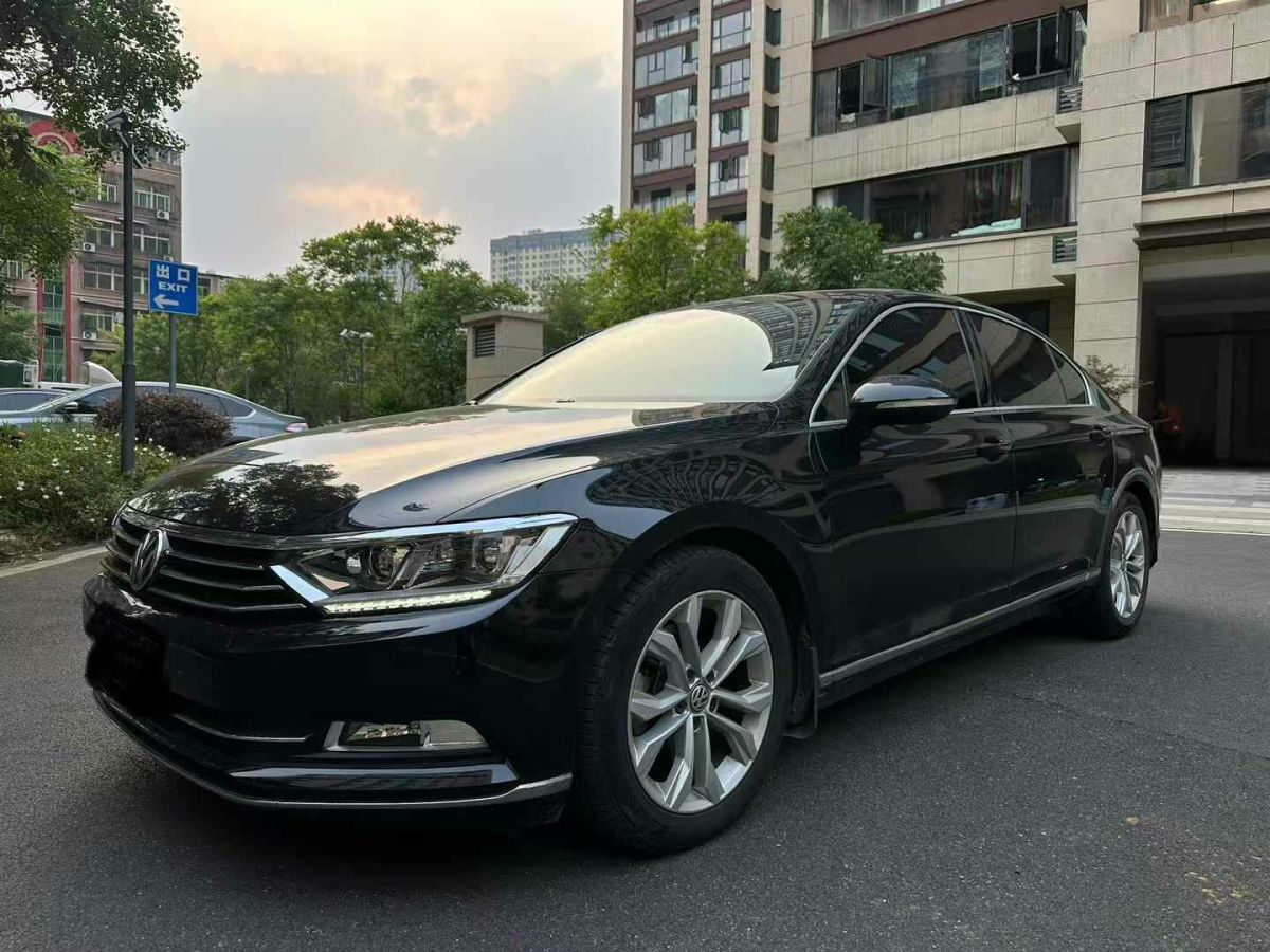 大眾 邁騰  2017款 280TSI DSG 領(lǐng)先型圖片