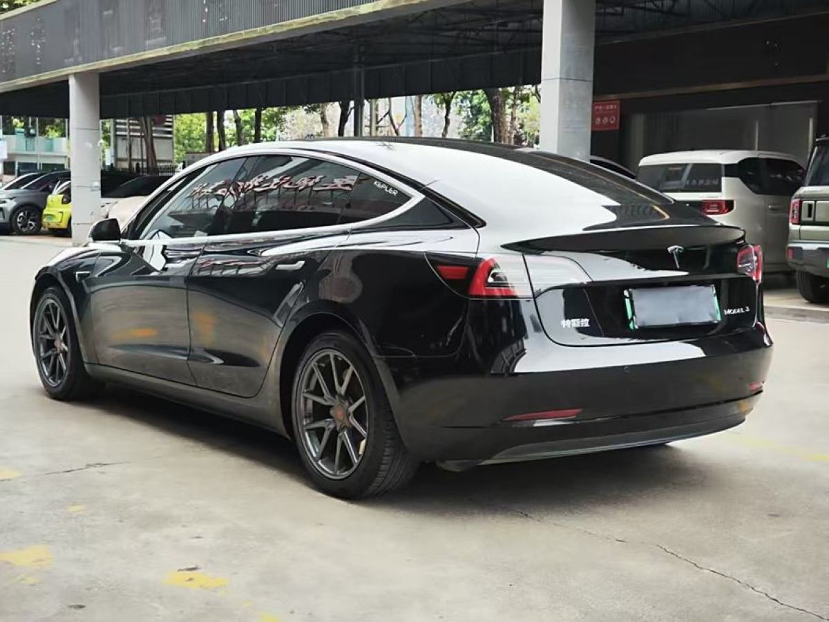 特斯拉 Model 3  2020款 改款 標(biāo)準(zhǔn)續(xù)航后驅(qū)升級版圖片