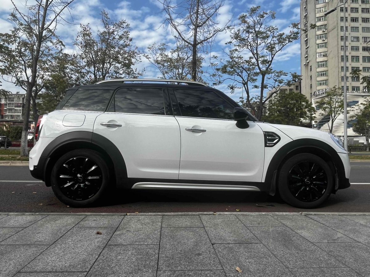 MINI COUNTRYMAN  2018款 1.5T COOPER 藝術(shù)家圖片