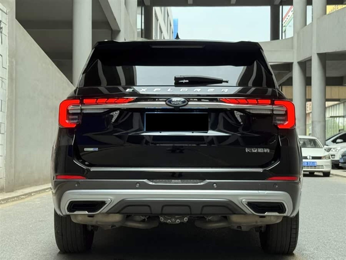 福特 探險者  2023款 EcoBoost 285 四驅(qū)鈦金版 6座圖片