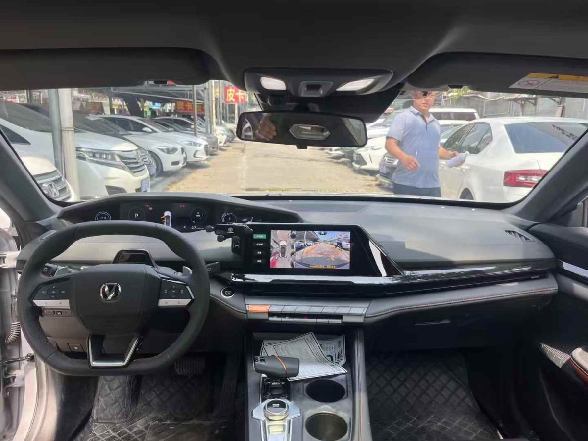 長(zhǎng)安 UNI-T  2023款 1.5T 卓越型圖片