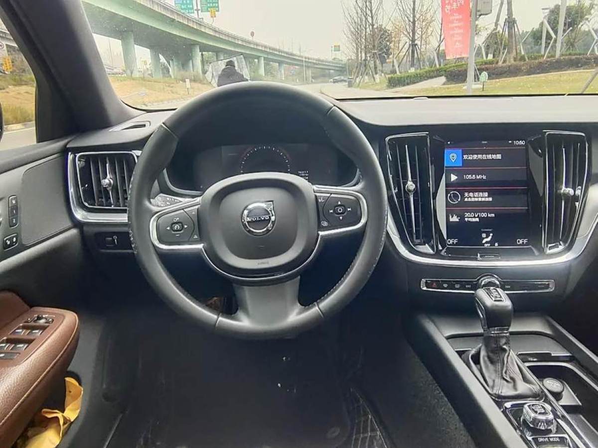 沃爾沃 S60L  2020款 T4 智逸豪華版圖片