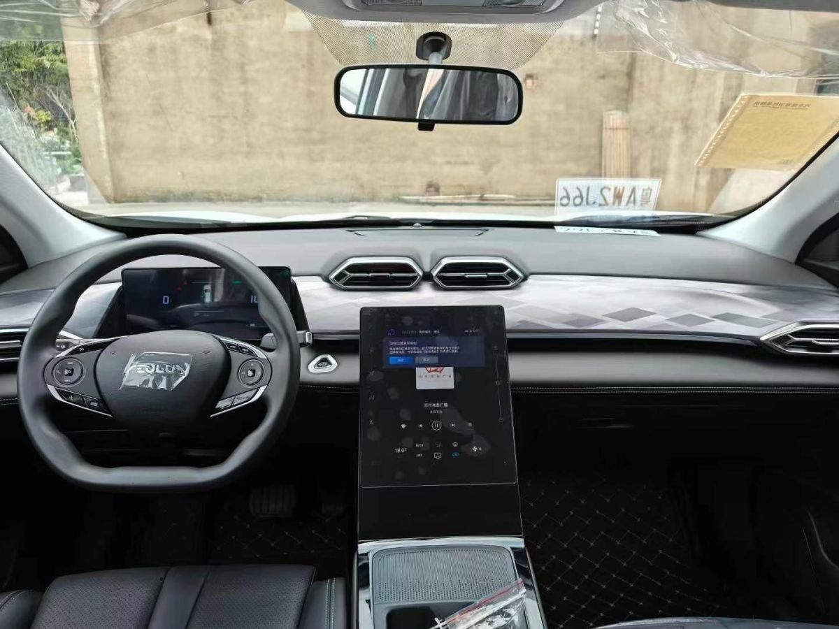 東風(fēng) 銳騏皮卡  2025款 2.4L CNG 單氣瓶 兩驅(qū)版 2TZH圖片
