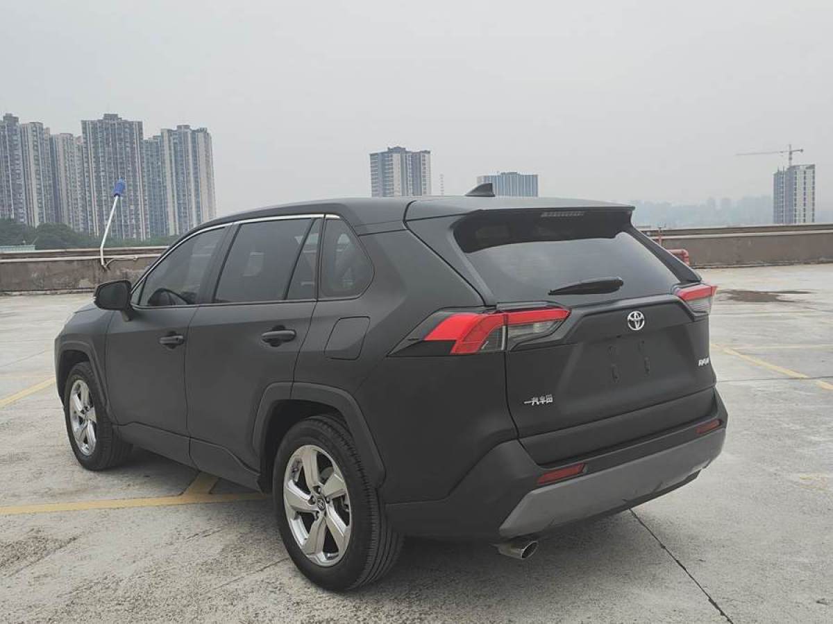 豐田 RAV4榮放  2021款 2.0L CVT兩驅(qū)風(fēng)尚版圖片