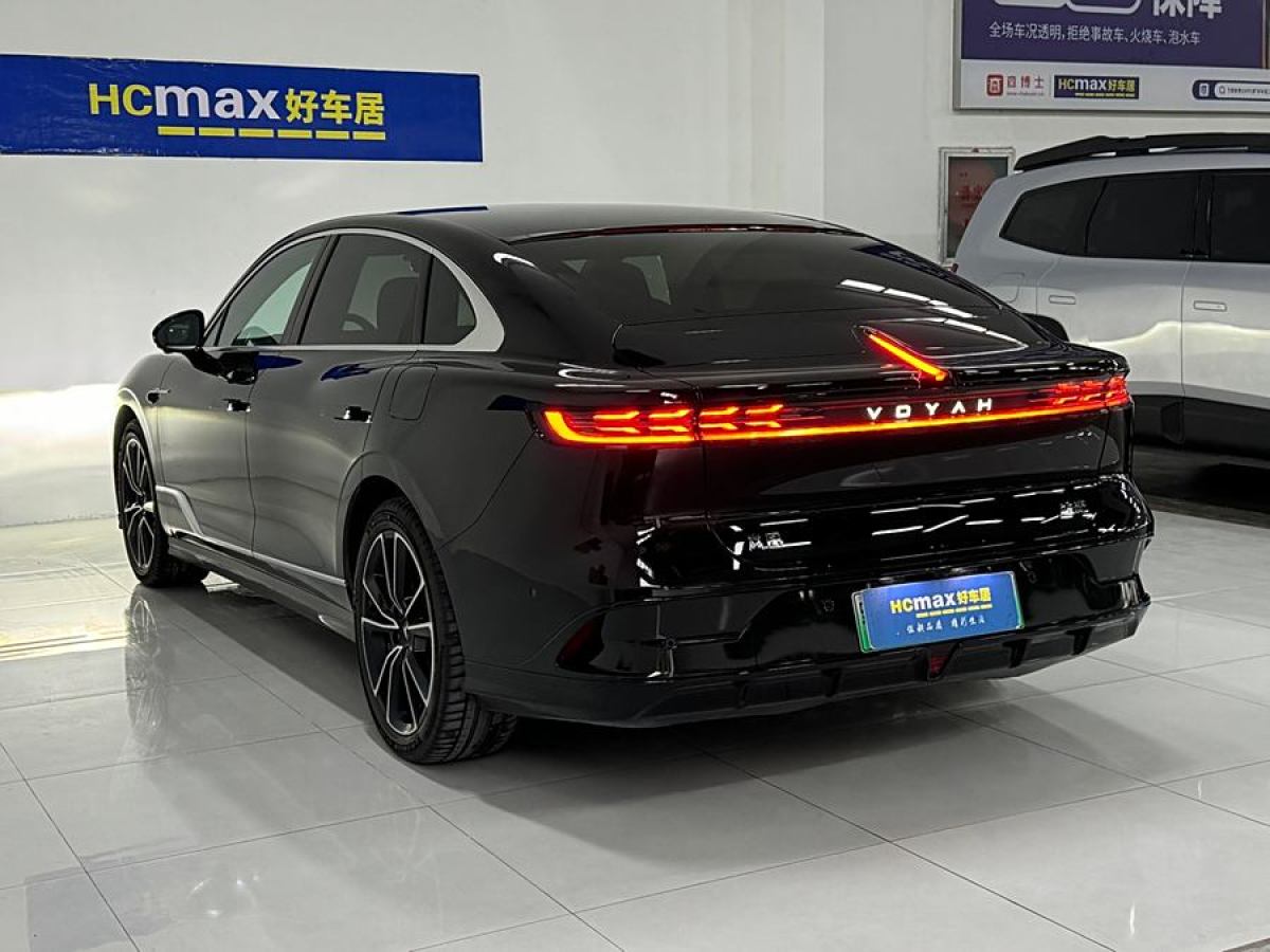 嵐圖 嵐圖追光  2024款 PHEV 四驅(qū)超長續(xù)航旗艦版圖片