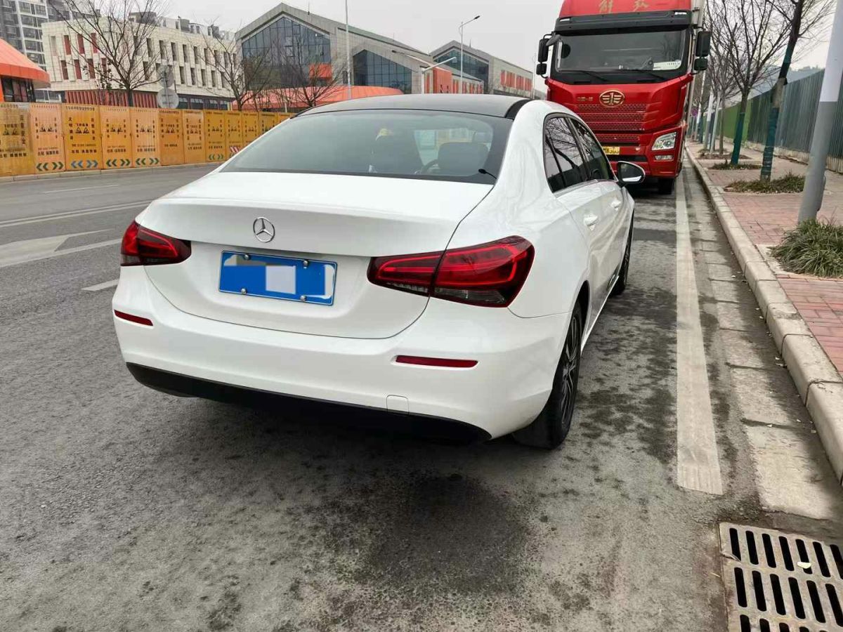 奔馳 奔馳A級  2019款  A 220 L 4MATIC 運動轎車圖片