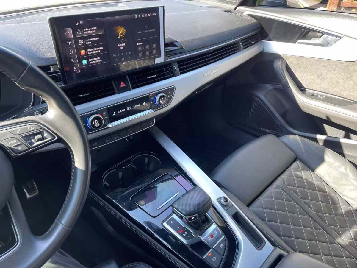 奧迪 奧迪RS 4  2021款 RS4 Avant 暗金版圖片