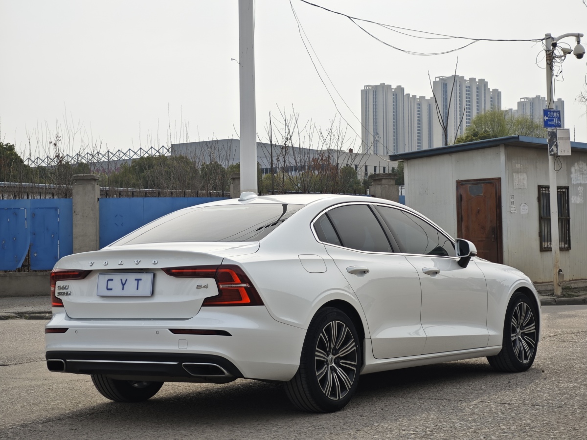 沃爾沃 S60L  2022款 B4 智遠(yuǎn)豪華版圖片