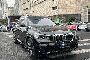 宝马X5 宝马 改款 xDrive 30Li 尊享型M运动套装