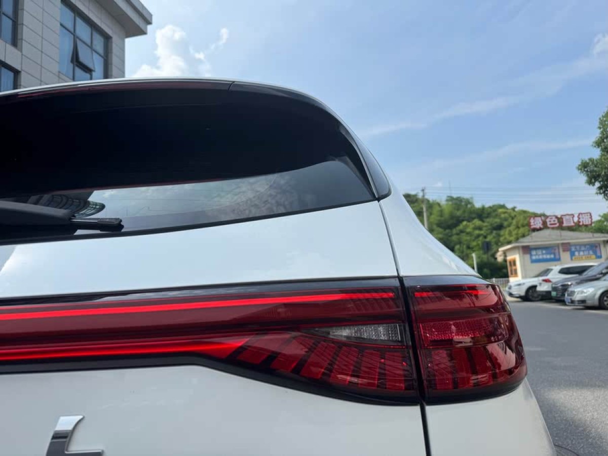 哈弗 H6  2021款 第三代 1.5T 自動兩驅(qū)Supreme+圖片