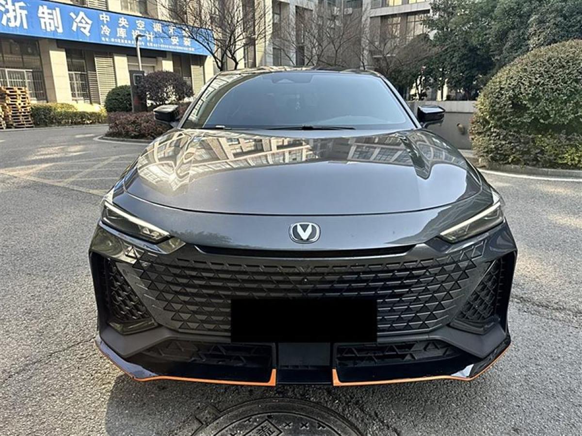 長安 長安UNI-V  2024款 2.0T 經(jīng)典運動型圖片