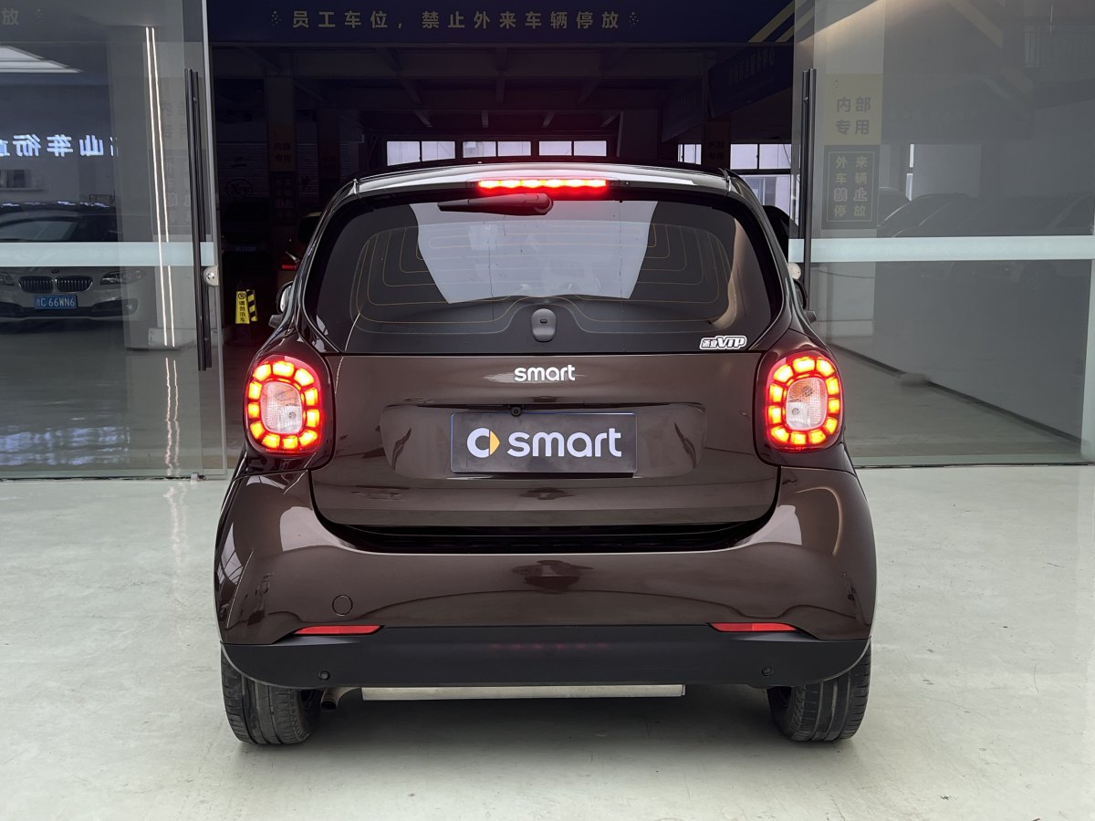 smart fortwo  2018款 1.0L 52千瓦巧克力特别版图片