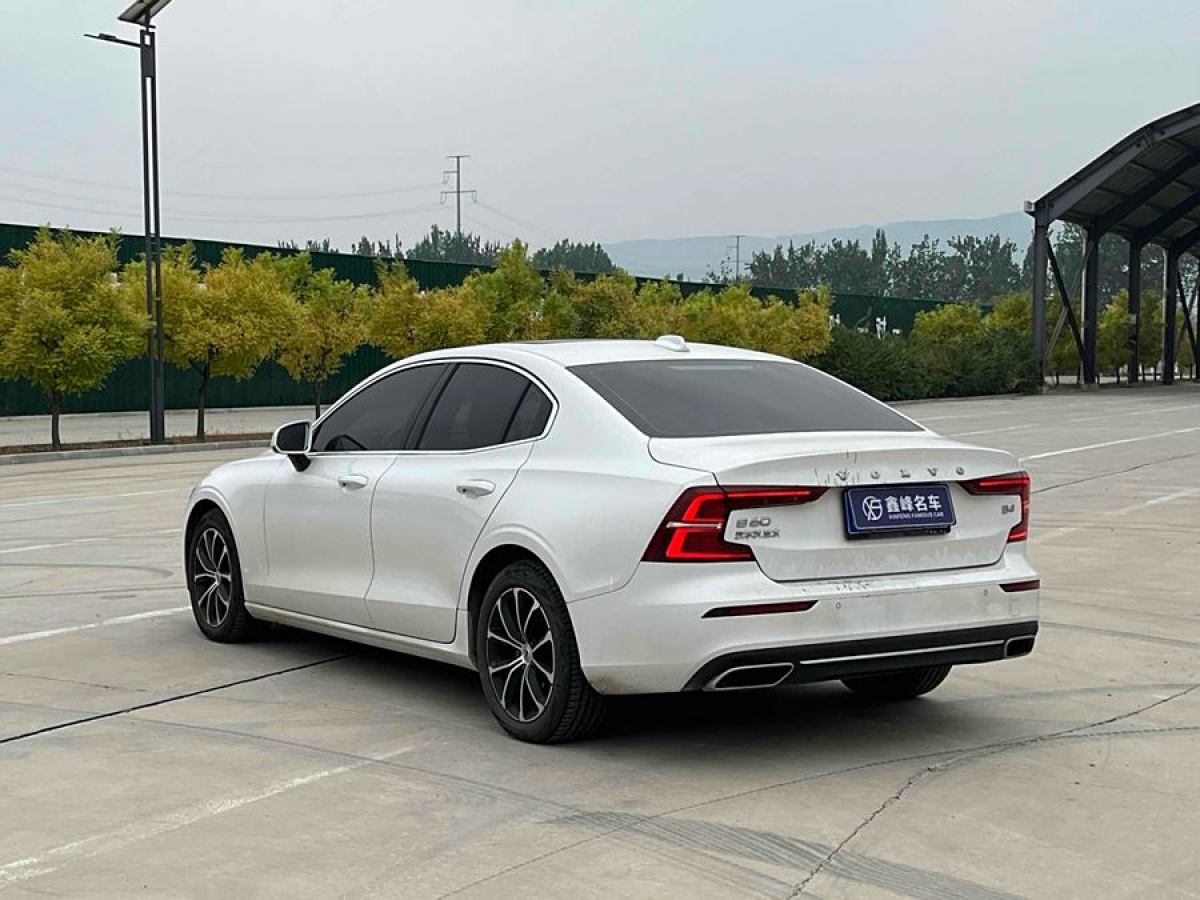 沃爾沃 S60L  2022款 B4 智逸豪華版圖片