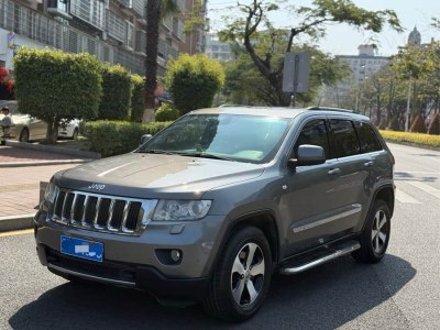 2013年4月 Jeep 大切諾基(進(jìn)口) 3.6L 豪華導(dǎo)航版圖片