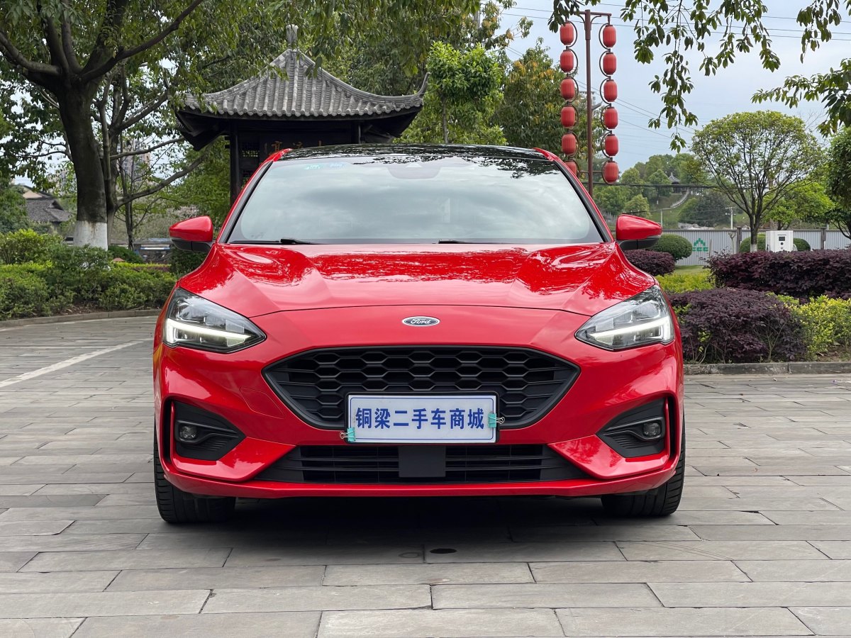 福特 福克斯  2019款 三厢 EcoBoost 180 自动ST Line图片