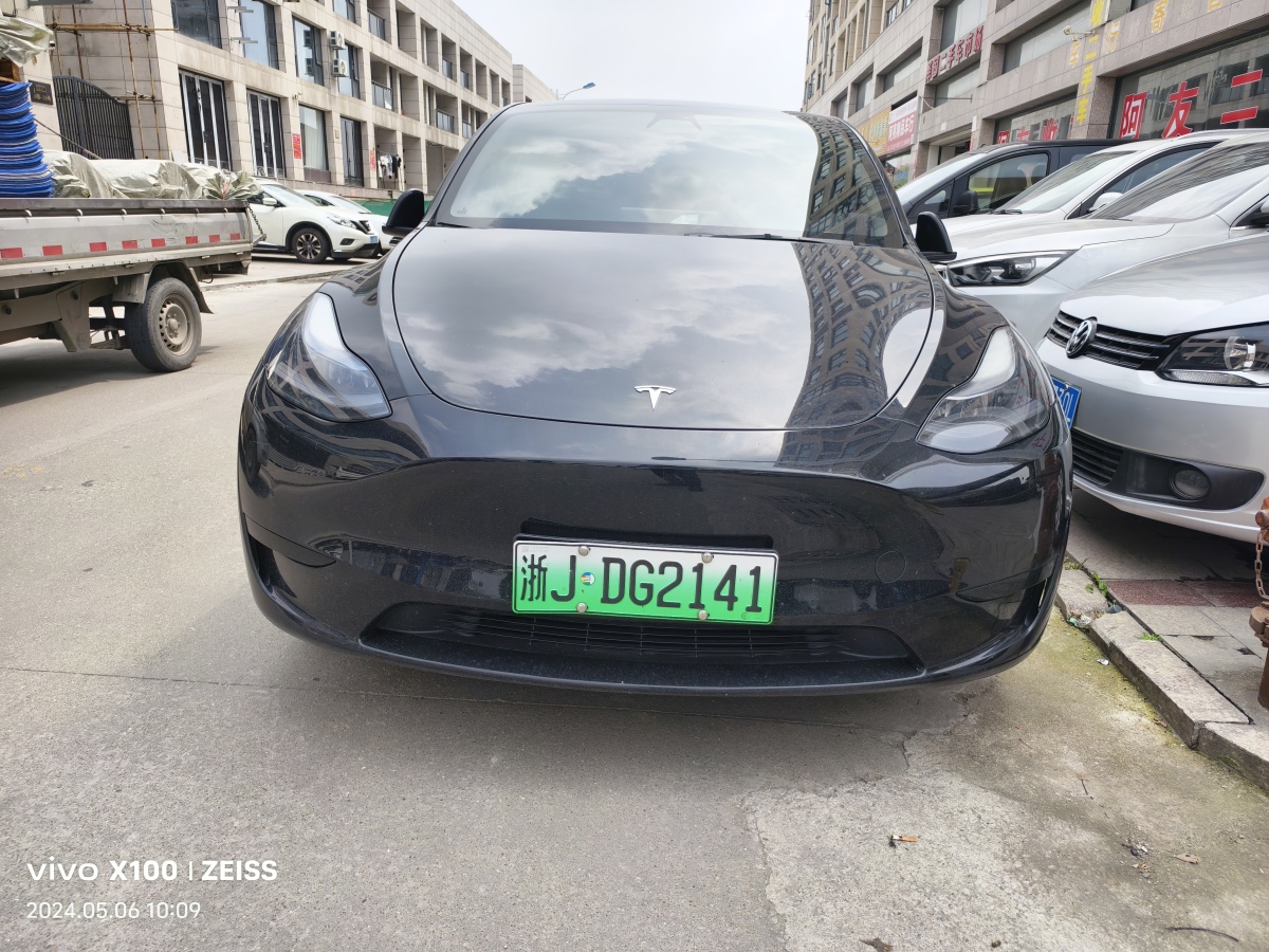 特斯拉 Model Y  2021款 改款 標(biāo)準(zhǔn)續(xù)航后驅(qū)升級(jí)版圖片