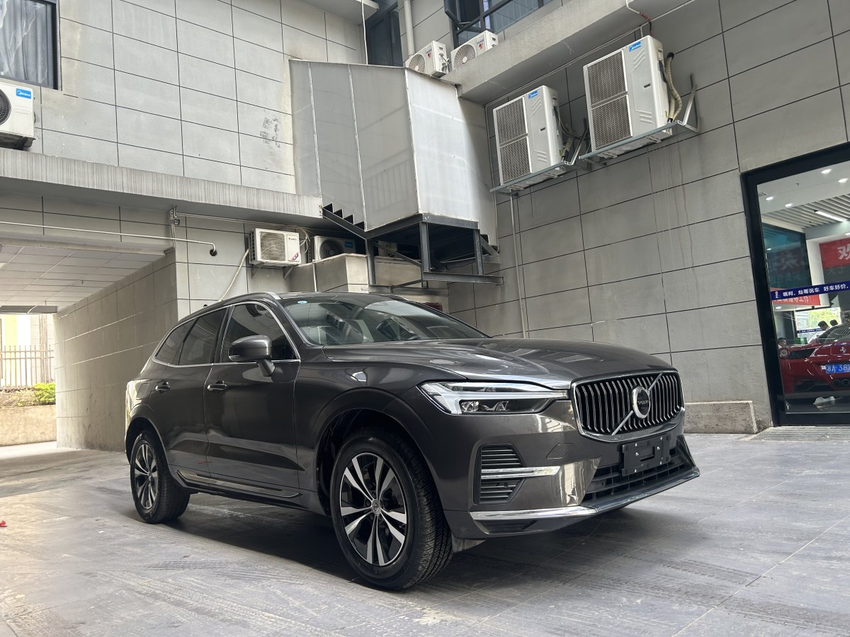 2023年7月沃爾沃 XC60  2024款 B5 四驅(qū)智逸豪華版