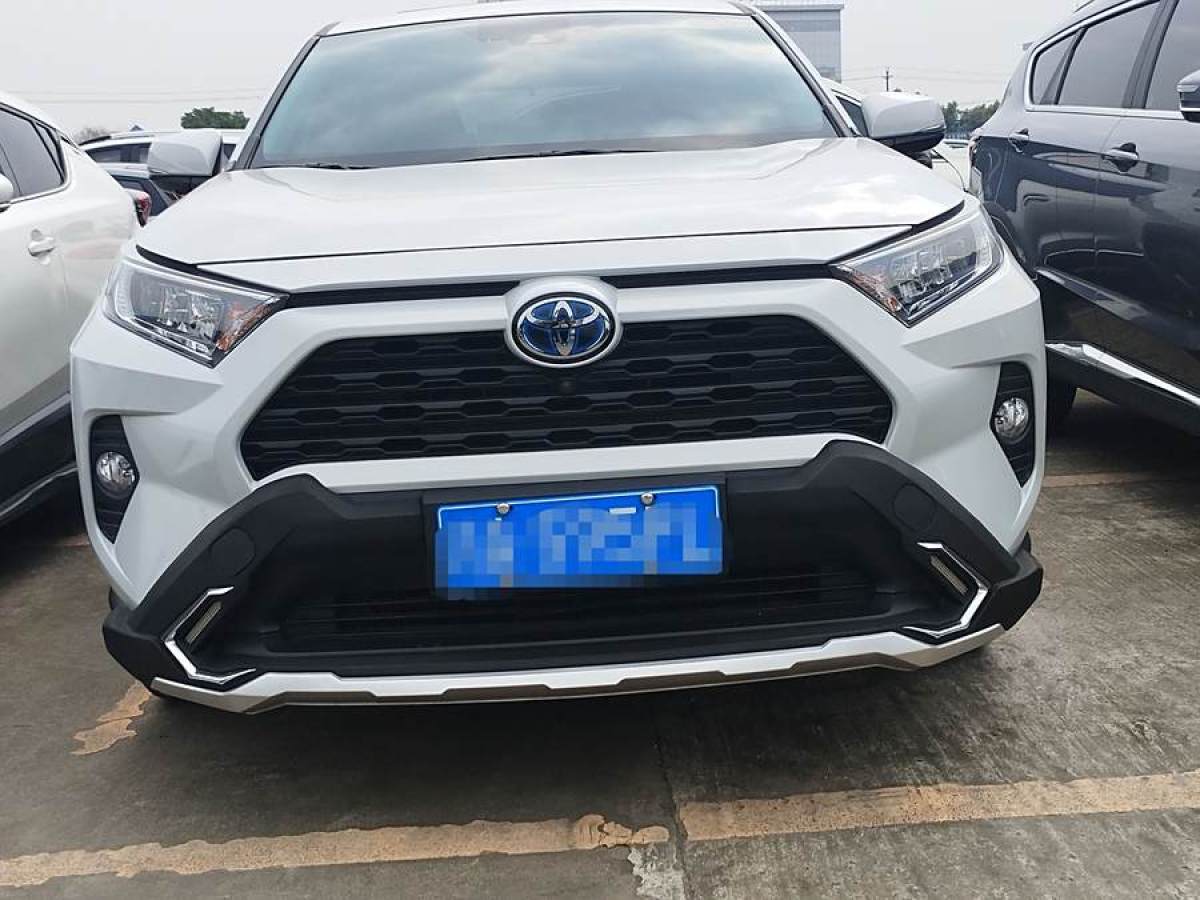 豐田 RAV4榮放  2023款 雙擎 2.5L E-CVT四驅(qū)精英Plus版圖片