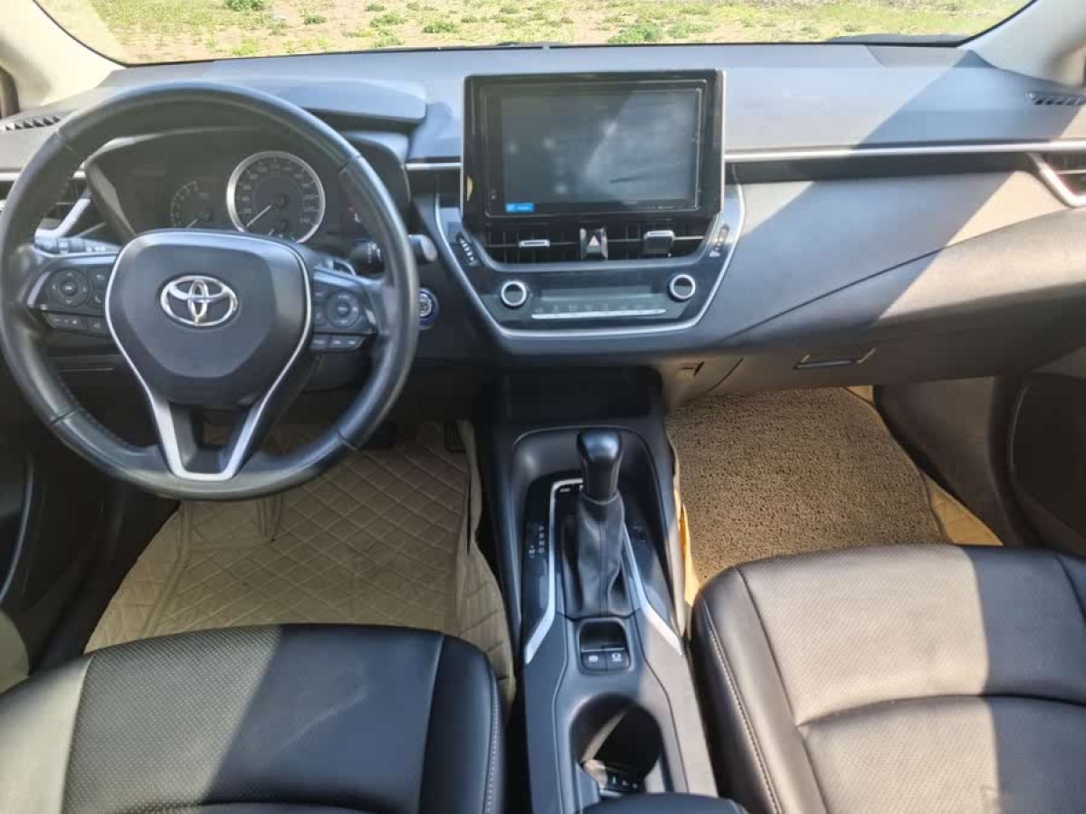 豐田 卡羅拉  2019款 1.2T S-CVT 運(yùn)動(dòng)版圖片