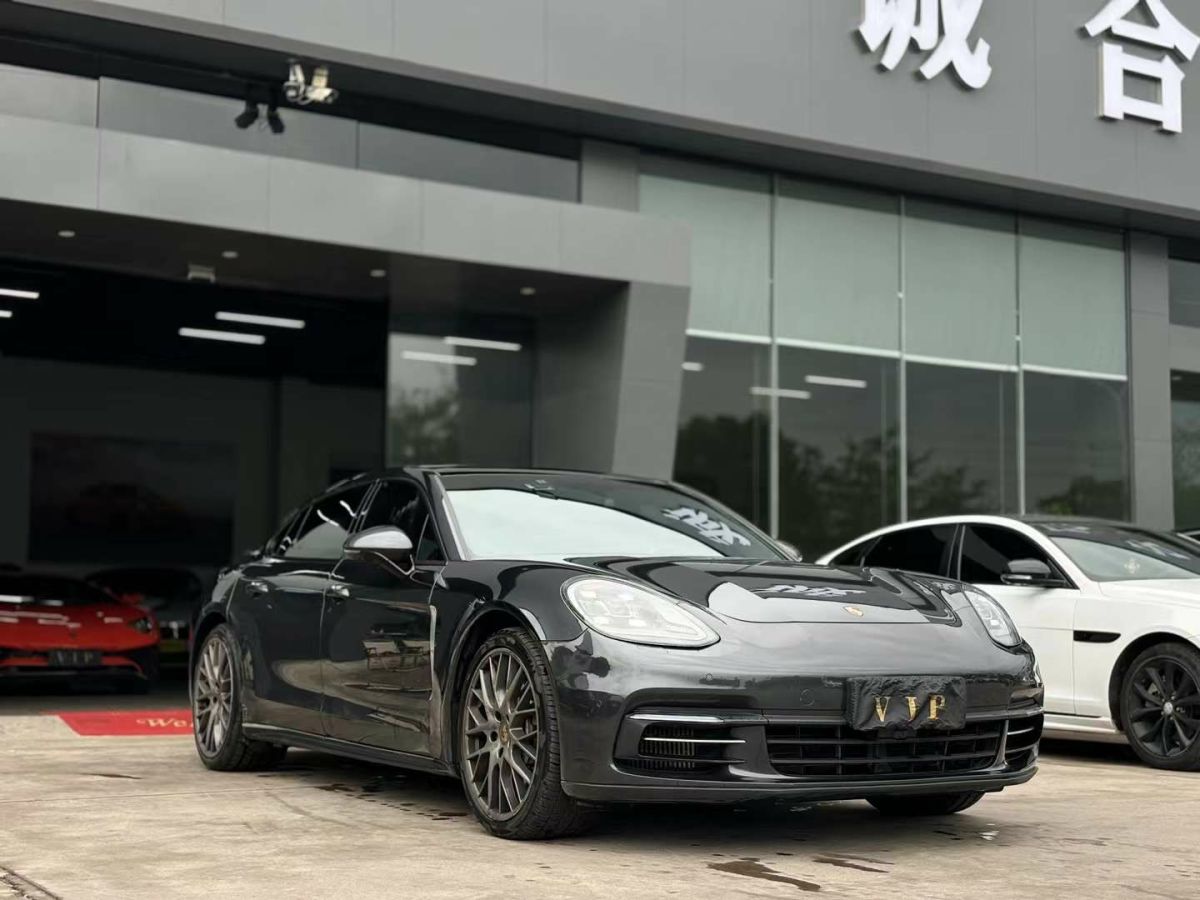 保時(shí)捷 Panamera 圖片