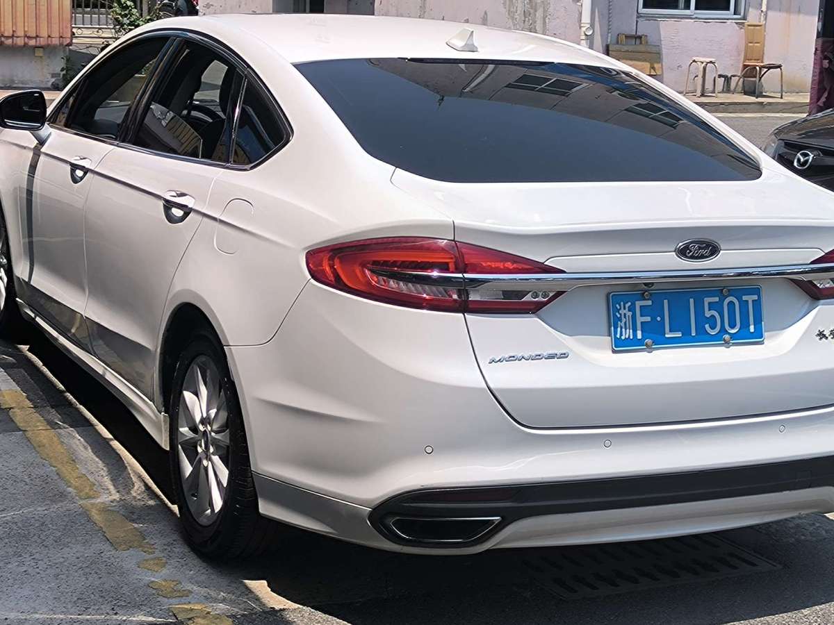 2017年4月福特 蒙迪歐  2017款 EcoBoost 180 時(shí)尚型
