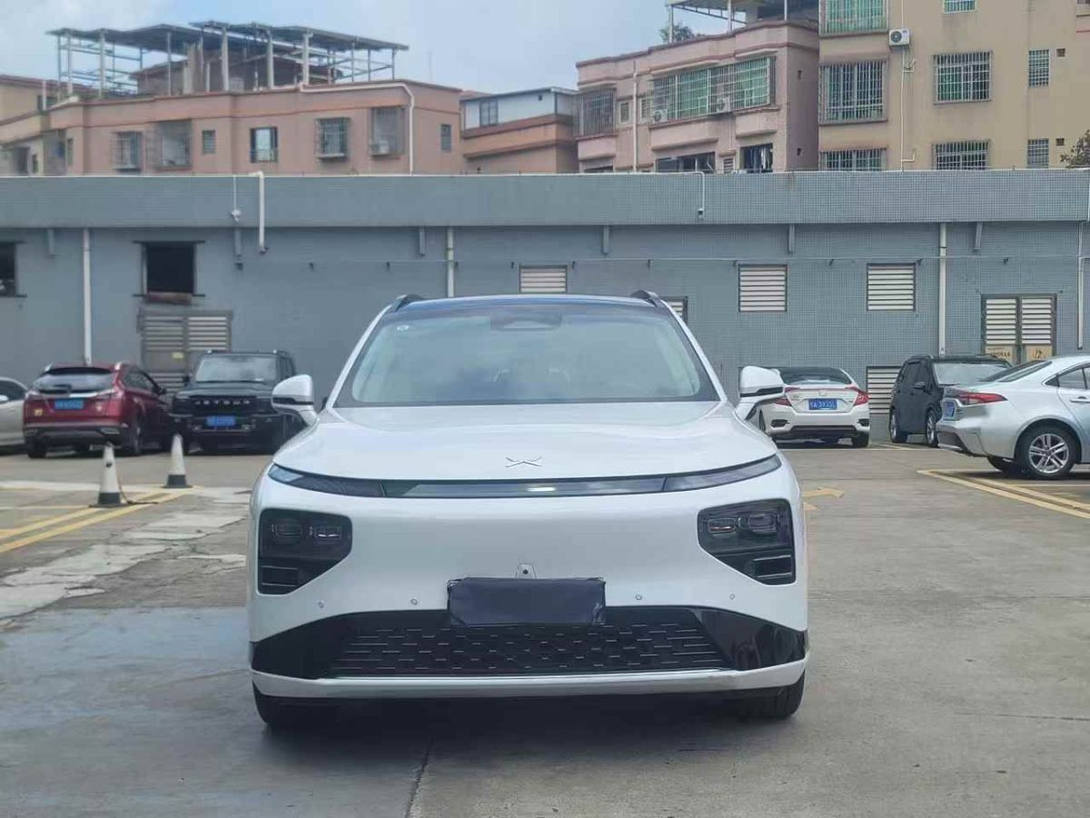 小鵬 P7  2023款 P7i 610 鵬翼性能版圖片